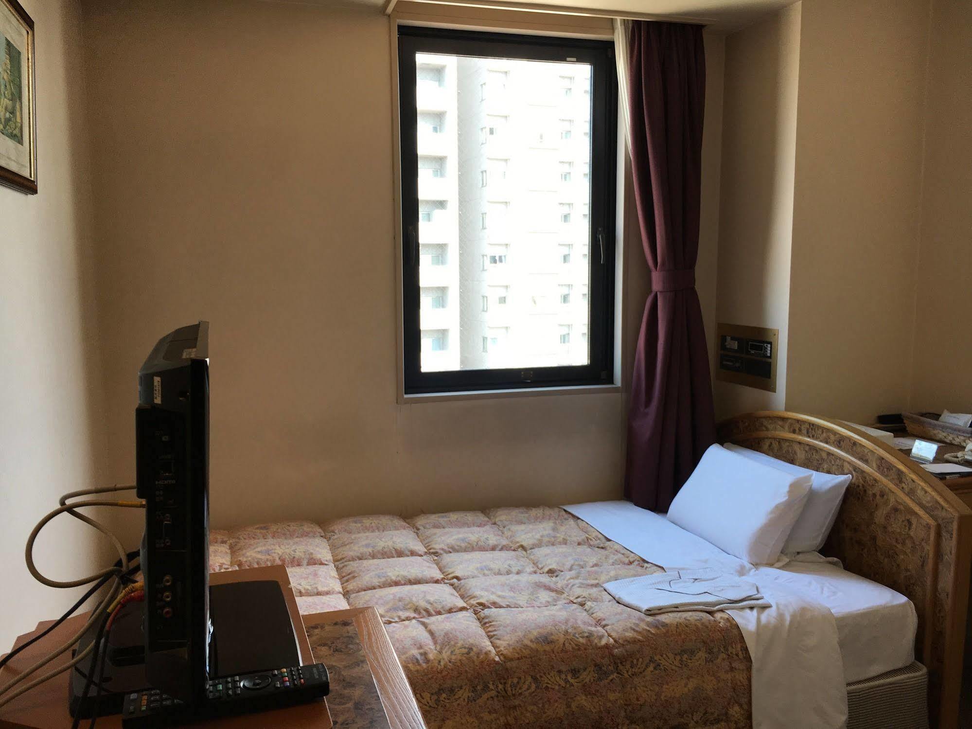 Fukuyama Rose Garden Hotel Luaran gambar